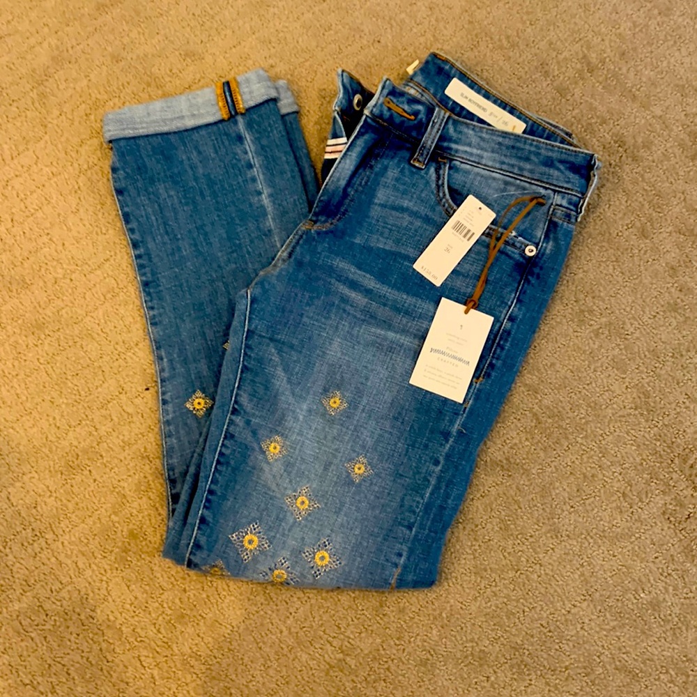 Pilcro slim boyfriend with embroidered detail size 26